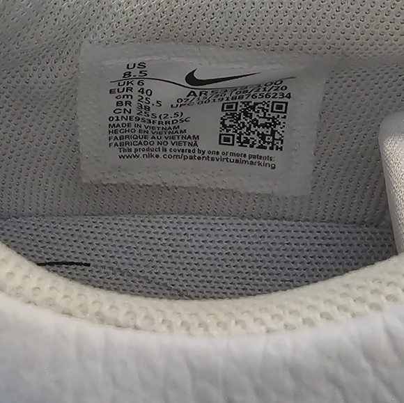 Nike Air Force 1, Sizw 8.5 - Picture 2 of 3